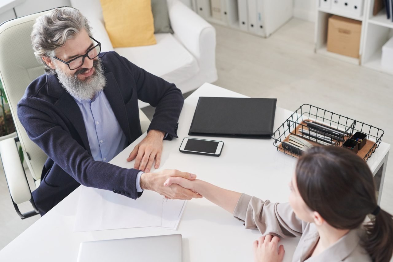 10 Stratégies pour Recruter la Génération Z dans une Entreprise Multigénérationnelle